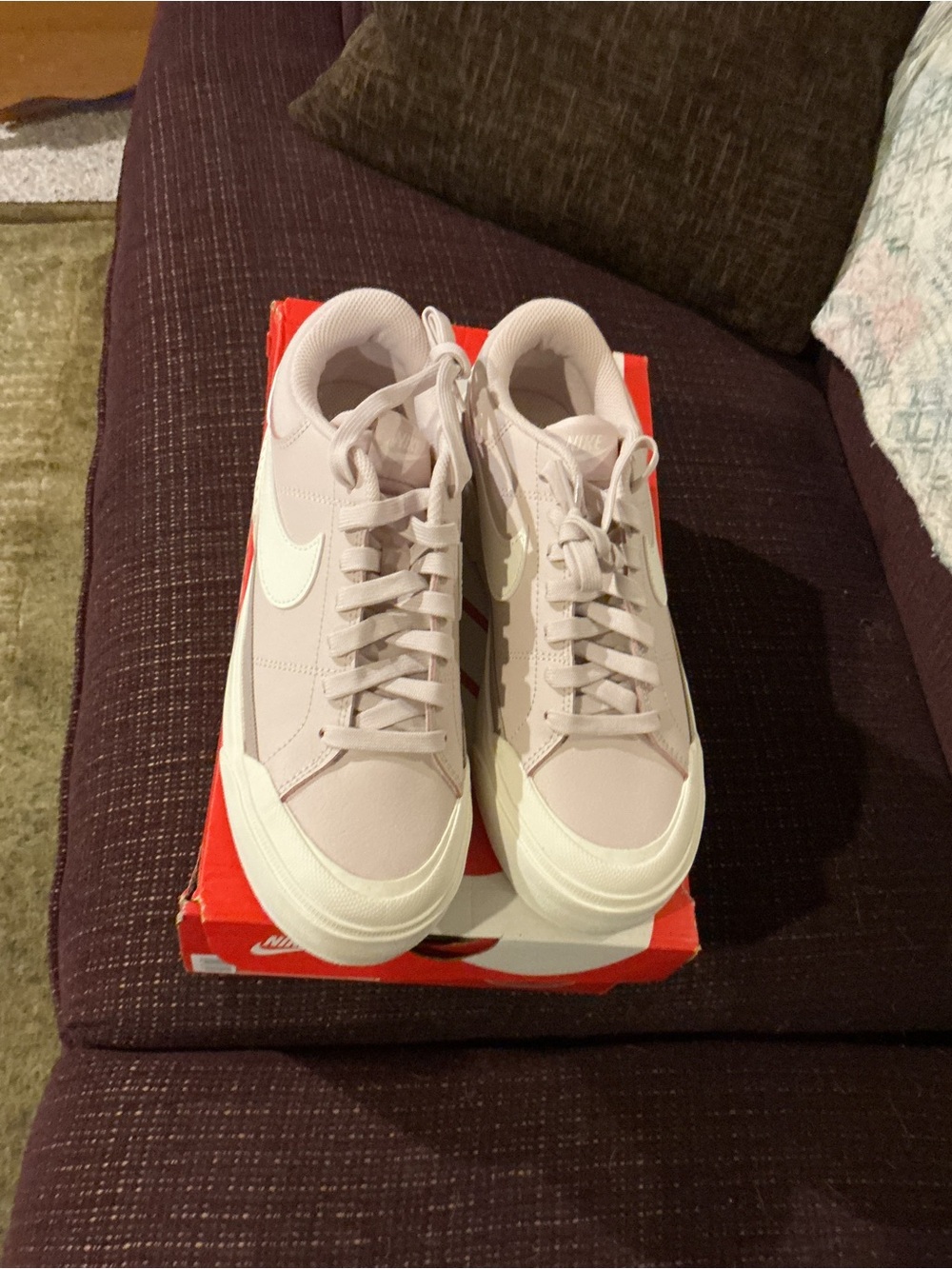 Nike Court Legacy Lift light pink color way. Women’s 8.5 Style DM7590 602.